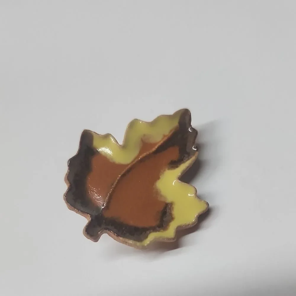 Autumn Leaf Enamel Pin Brooch Pottery marked SC